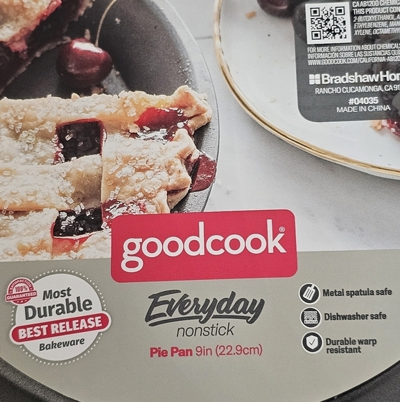 Goodcook Non-Stick Gray Bakeware Set 24 muffin & pie Pan 9 inches - Picture 3 of 9